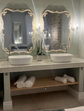 Two on Milner - ARUM COTTAGE - Stylish open-plan Guesthouse in Rondebosch
